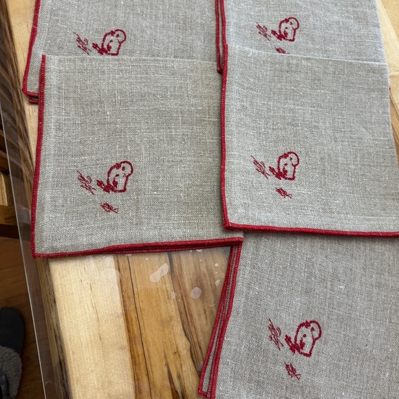 linen table cloth with napkins - Picture 3 of 6